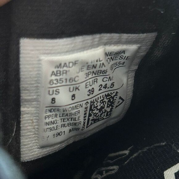 CONVERSE Chuck Taylor all star black leather lace up shoes sneakers women's 8 - Picture 3 of 7